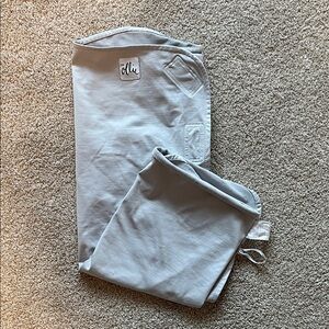 Ollie Baby Swaddle in Light Gray